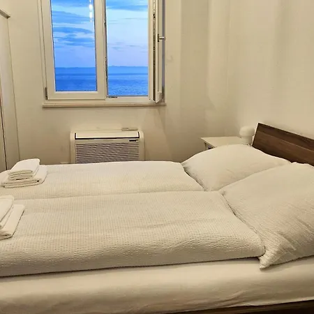 Sea Wolf - Sea View & Centre Apartamento Makarska