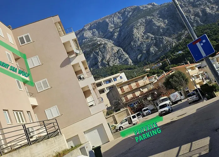 Sea Wolf - Sea View & Centre Apartment Makarska